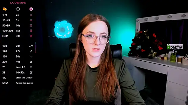 luna berryy online show from February 21, 2025, 8:27 pm