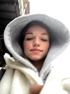 KitteCat online show from September 20, 2025, 9:10 am