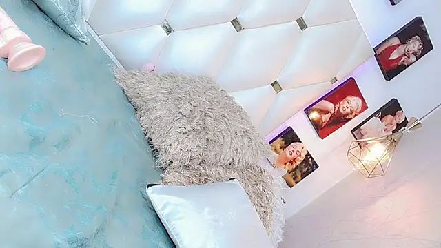 Niccolls Princess online show from March 8, 2025, 10:22 am