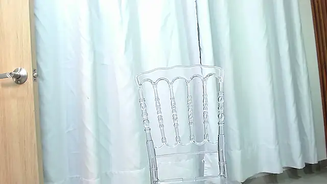 Sharlotte Milk online show from December 12, 2024, 7:48 pm