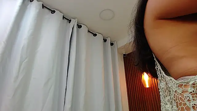 Sharlotte Milk online show from December 13, 2024, 11:02 am