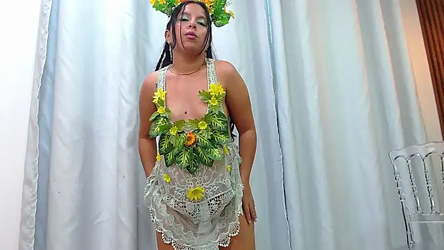 Sharlotte Milk online show from December 13, 2024, 2:05 pm