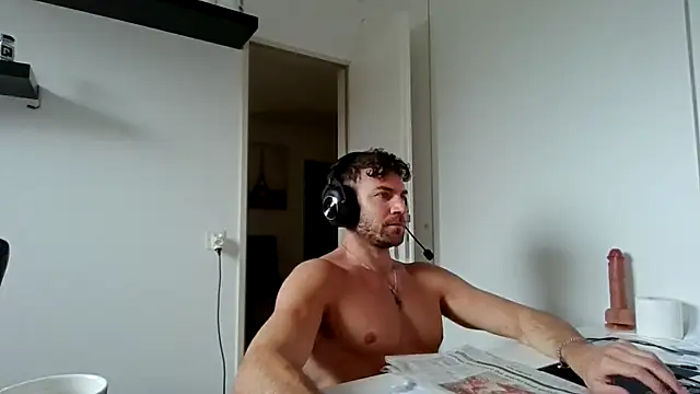 alpha-hunk online show from April 13, 2026, 11:37 am