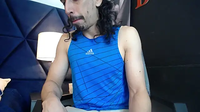 Snapshot of Sr_Magnus_ chatting on February 10, 2025, 12:18 pm Sr Magnus online show from February 10, 2025, 12:18 pm