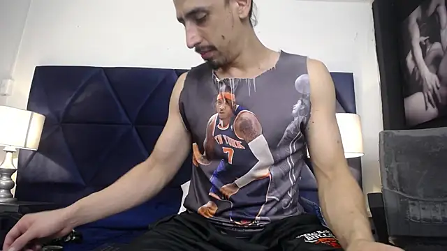 Snapshot of Sr_Magnus_ chatting on February 13, 2025, 6:48 pm Sr Magnus online show from February 13, 2025, 6:48 pm