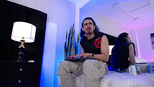 Snapshot of Sr_Magnus_ chatting on February 21, 2025, 12:39 pm Sr Magnus online show from February 21, 2025, 12:39 pm