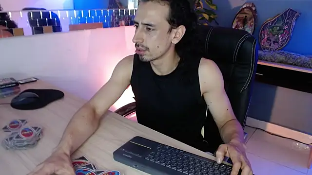 Snapshot of Sr_Magnus_ chatting on March 14, 2025, 1:05 am Sr Magnus online show from March 14, 2025, 1:05 am