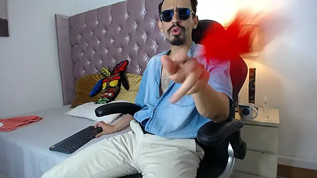 Snapshot of Sr_Magnus_ chatting on September 22, 2025, 4:58 am Sr Magnus online show from September 22, 2025, 4:58 am