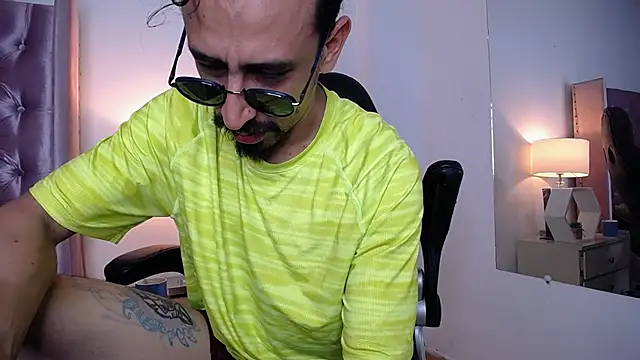 Snapshot of Sr_Magnus_ chatting on September 25, 2025, 6:39 am Sr Magnus online show from September 25, 2025, 6:39 am