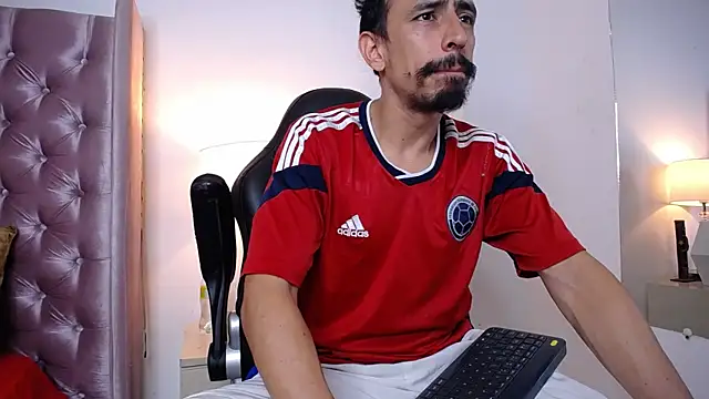 Snapshot of Sr_Magnus_ chatting on September 29, 2025, 5:12 am Sr Magnus online show from September 29, 2025, 5:12 am