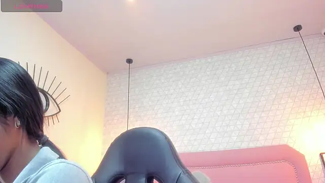 Snapshot of MAYROBERTSS chatting on February 11, 2025, 12:16 pm MAYROBERTSS online show from February 11, 2025, 12:16 pm