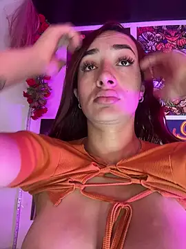 ariiel  online show from November 5, 2025, 2:39 pm