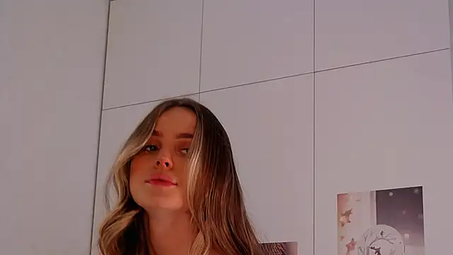 Snapshot of SIlviaBeyt chatting on January 2, 2025, 1:06 am SIlviaBeyt online show from January 2, 2025, 1:06 am