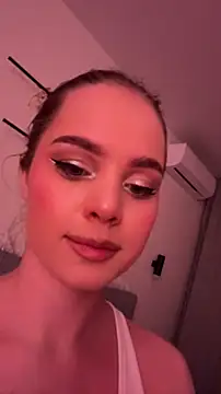 Snapshot of SIlviaBeyt chatting on November 4, 2025, 11:04 pm SIlviaBeyt online show from November 4, 2025, 11:04 pm