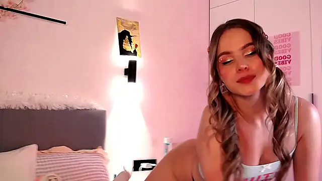 Snapshot of SIlviaBeyt chatting on November 22, 2025, 8:52 pm SIlviaBeyt online show from November 22, 2025, 8:52 pm