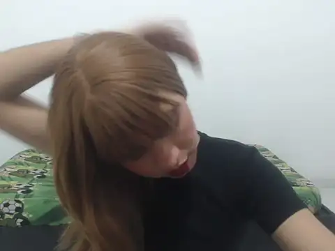 estefania224 online show from April 1, 2026, 12:00 am