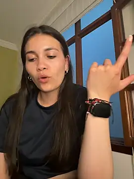 aurora divine online show from September 19, 2025, 10:54 pm