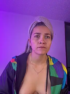 aurora divine online show from April 1, 2026, 7:00 pm