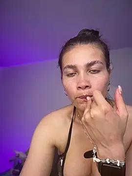 Snapshot of aurora_divine chatting on May 7, 2026, 6:57 pm aurora divine online show from May 7, 2026, 6:57 pm