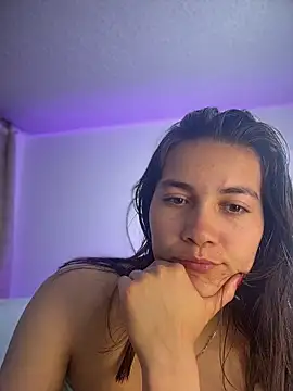 Snapshot of aurora_divine chatting on May 29, 2026, 9:02 pm aurora divine online show from May 29, 2026, 9:02 pm