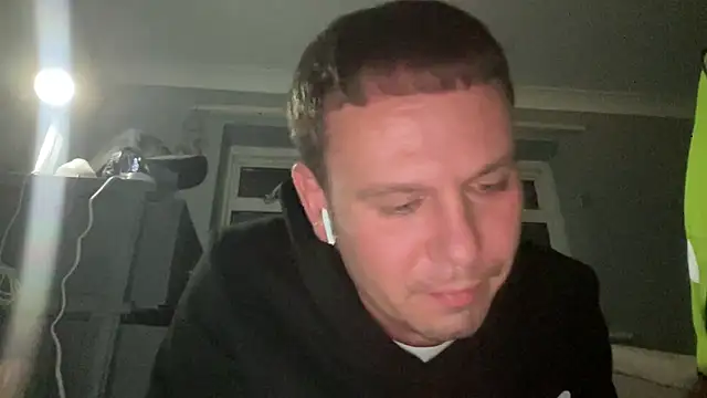 Snapshot of GotItGoin chatting on October 5, 2025, 12:09 am GotItGoin online show from October 5, 2025, 12:09 am