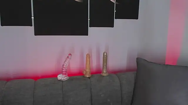 maddy walker online show from December 7, 2024, 8:16 pm