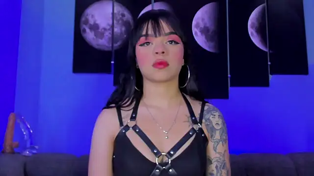 maddy walker online show from December 16, 2024, 9:09 pm