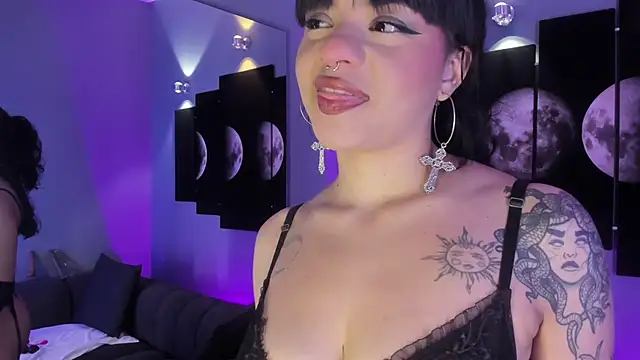 maddy walker online show from February 1, 2025, 11:27 pm