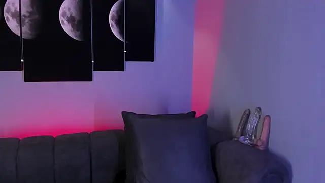 maddy walker online show from February 4, 2025, 8:06 pm