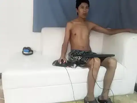 dani07- online show from February 2, 2025, 7:04 pm