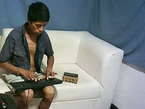 dani07- online show from February 7, 2025, 10:20 pm