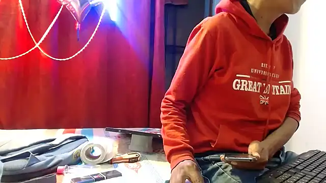 dani07- online show from October 28, 2025, 12:47 am