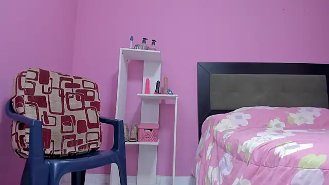 Snapshot of LolaBoobs chatting on March 20, 2025, 7:25 am LolaBoobs online show from March 20, 2025, 7:25 am