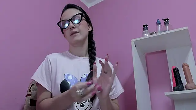 Snapshot of LolaBoobs chatting on October 6, 2025, 4:43 am LolaBoobs online show from October 6, 2025, 4:43 am