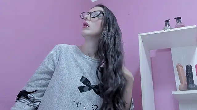 Snapshot of LolaBoobs chatting on November 17, 2025, 5:13 am LolaBoobs online show from November 17, 2025, 5:13 am