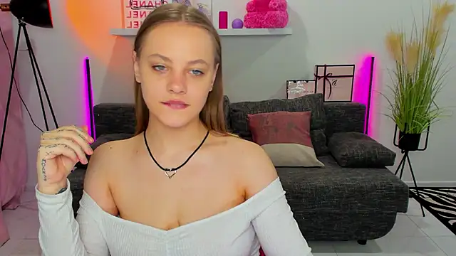 Snapshot of rora_skyline chatting on January 19, 2025, 8:19 pm rora skyline online show from January 19, 2025, 8:19 pm