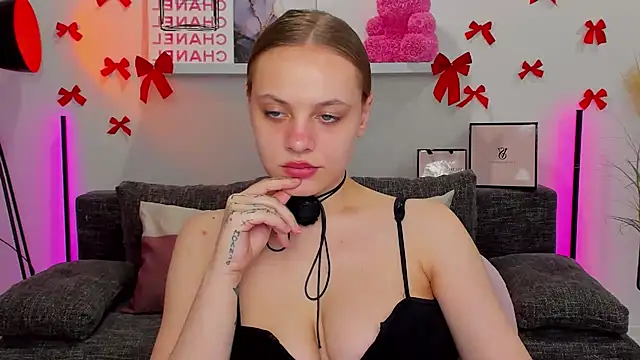 Snapshot of rora_skyline chatting on February 23, 2025, 6:34 pm rora skyline online show from February 23, 2025, 6:34 pm