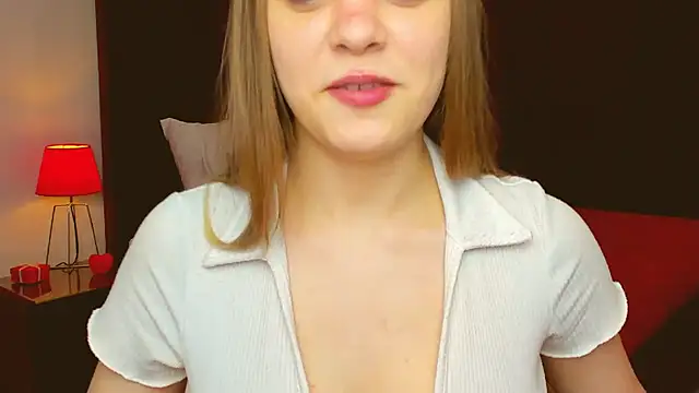 Snapshot of rora_skyline chatting on March 6, 2025, 11:20 pm rora skyline online show from March 6, 2025, 11:20 pm