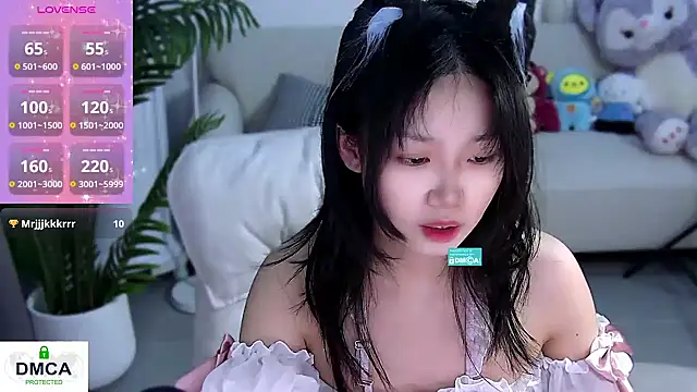 Snapshot of Sheep-1 chatting on February 13, 2025, 11:28 am Sheep-1 online show from February 13, 2025, 11:28 am