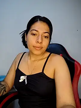 Snapshot of Caro_kitty- chatting on March 10, 2026, 12:32 pm Caro kitty- online show from March 10, 2026, 12:32 pm