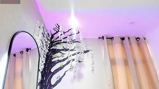 Snapshot of ebbafernandez_ chatting on November 17, 2025, 12:22 pm ebbafernandez online show from November 17, 2025, 12:22 pm