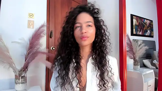 Snapshot of AntonellaHall_ chatting on May 20, 2026, 6:36 pm AntonellaHall online show from May 20, 2026, 6:36 pm