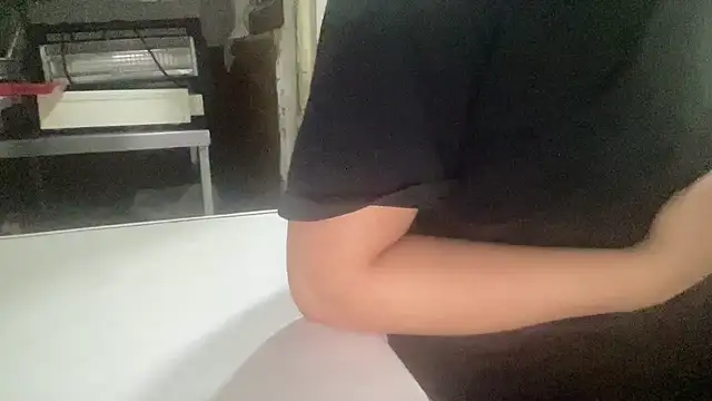 alarasissy online show from September 17, 2025, 7:04 pm