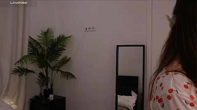 Snapshot of Lilly_Colins chatting on January 18, 2025, 9:02 pm Lilly Colins online show from January 18, 2025, 9:02 pm