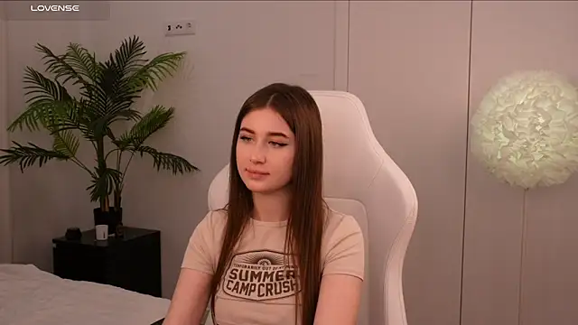 Snapshot of Lilly_Colins chatting on January 27, 2025, 5:58 pm Lilly Colins online show from January 27, 2025, 5:58 pm