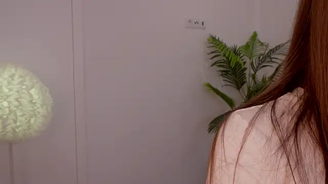 Snapshot of Lilly_Colins chatting on February 1, 2025, 5:58 pm Lilly Colins online show from February 1, 2025, 5:58 pm