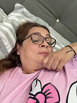 Snapshot of AntonellaAlondra4 chatting on February 12, 2026, 2:01 pm AntonellaAlondra4 online show from February 12, 2026, 2:01 pm