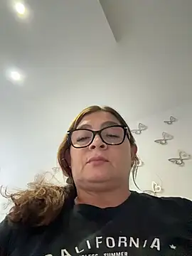 Snapshot of AntonellaAlondra4 chatting on July 15, 2026, 9:42 pm AntonellaAlondra4 online show from July 15, 2026, 9:42 pm