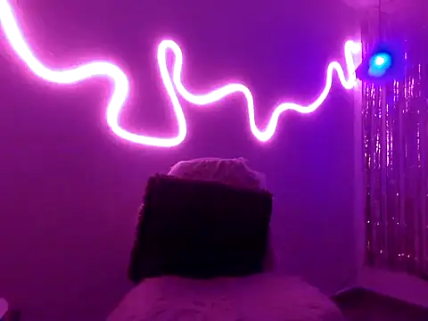 princesskitty111 online show from December 6, 2024, 2:02 am