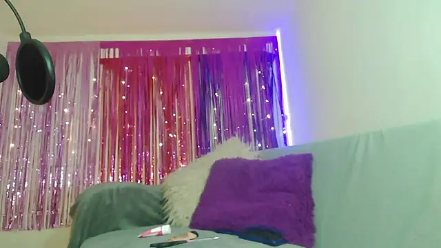 princesskitty111 online show from February 3, 2025, 7:10 pm